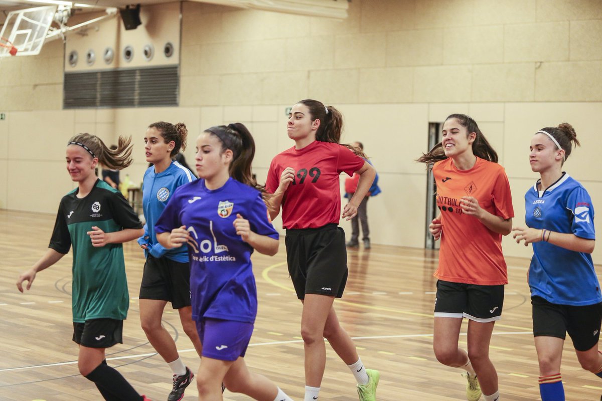 FCF_CAT's tweet photo. 🏟️☑️ Àmplia representació en els Campionats Comarcals de Seleccions Base de Futbol Sala https://t.co/pdFb9rhmm8 #CampionatsComarcalsFS #ComarcalsFS18 https://t.co/ToCOZNOESV