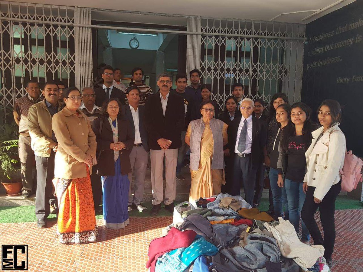 im_fms_bhu's tweet photo. "Share Warmth" winter campaign conducted from 13-15th December, 2018 aimed at collecting clothes from the faculties and staff members of BHU family and distributing the same to the most needy people.
#share_warmth_campaign #share #donate #joy_of_giving
#IM_BHU #Visvires https://t.co/p03xCq0hAI