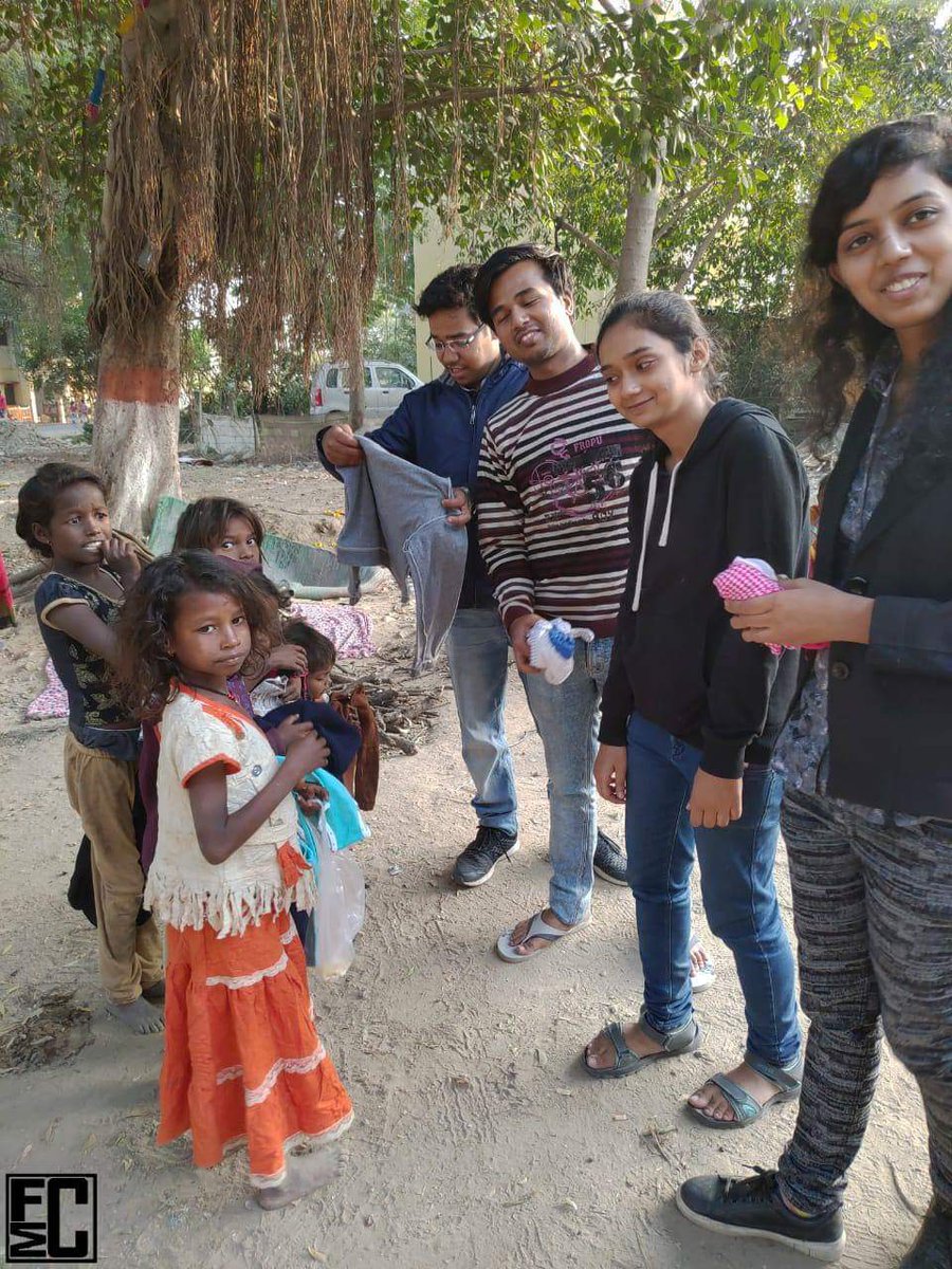 im_fms_bhu's tweet photo. "Share Warmth" winter campaign conducted from 13-15th December, 2018 aimed at collecting clothes from the faculties and staff members of BHU family and distributing the same to the most needy people.
#share_warmth_campaign #share #donate #joy_of_giving
#IM_BHU #Visvires https://t.co/p03xCq0hAI