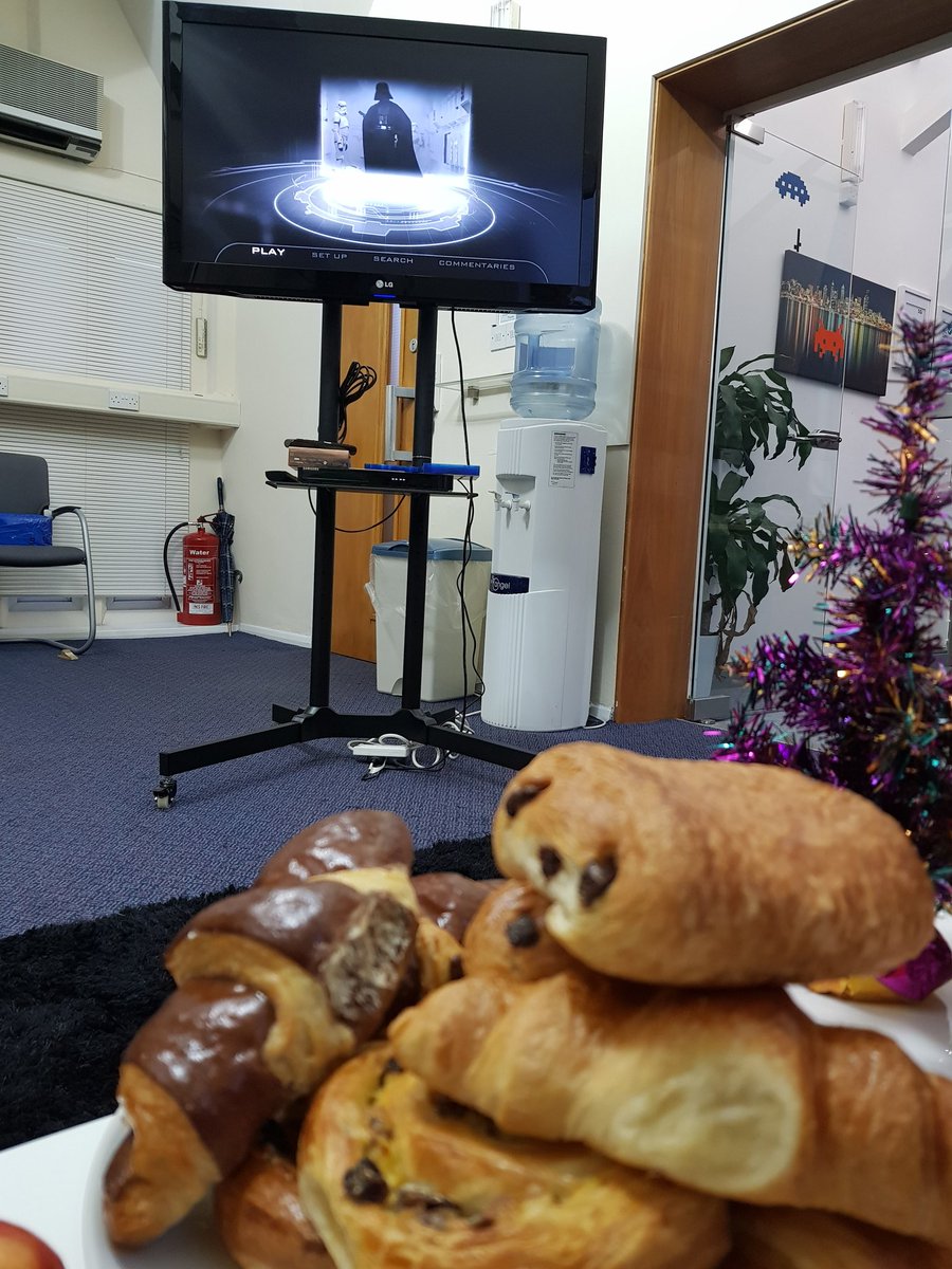 PMONinjas's tweet image. Breakfast meeting @WellingtonePPM style! #coolplacetowork #starwars #feeltheforce