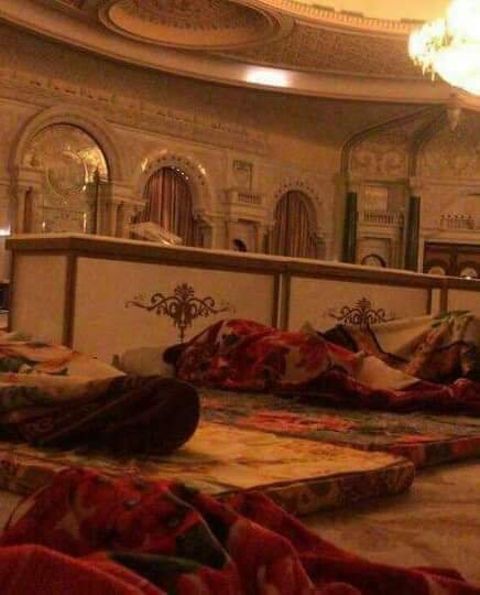 ArbxArb's tweet photo. @ASNA_20 ههههههه يارجال انا لو منك والله استحي احط نهاية اسمي آل سعود
بعد ماداس خشومكم ومسح في كرامتكم #الدب_الداشر  في الريتز كارلتون
وبعد مامسح عمك #ترامب البلاط في آل سعود وعلى راسهم المخرف سلمانكو
نصيحه غير اسم العايله تراه يفشل من جد

#ترامب_يهين_سلمان
 #إلا_قطر https://t.co/BAzuFVHnED