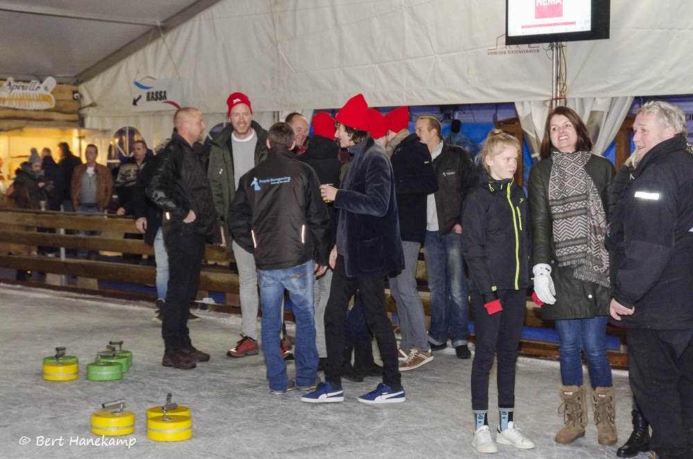 De actiefoto's van o.a. de curling gemaakt door Bert Hanekamp staan online! Er wordt hard gestreden om de fel begeerde Eper Curling Cup!
Zie onze website voor nog heel veel meer foto's: ow.ly/ZejW30n4j4t