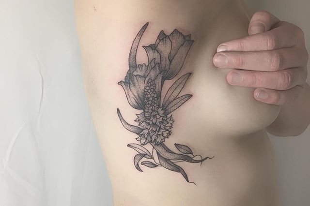 15 Of The Smallest Most Tasteful Flower Tattoos  by Small Tattoos   smalltattoos  Medium