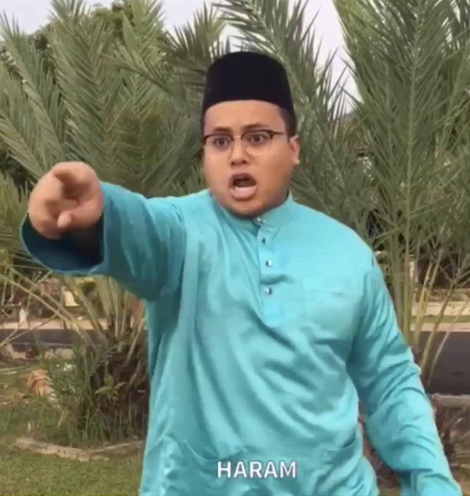 AdibAlexx's tweet photo. Gais. Pls. Its haram. https://t.co/8yZKOwKvYA