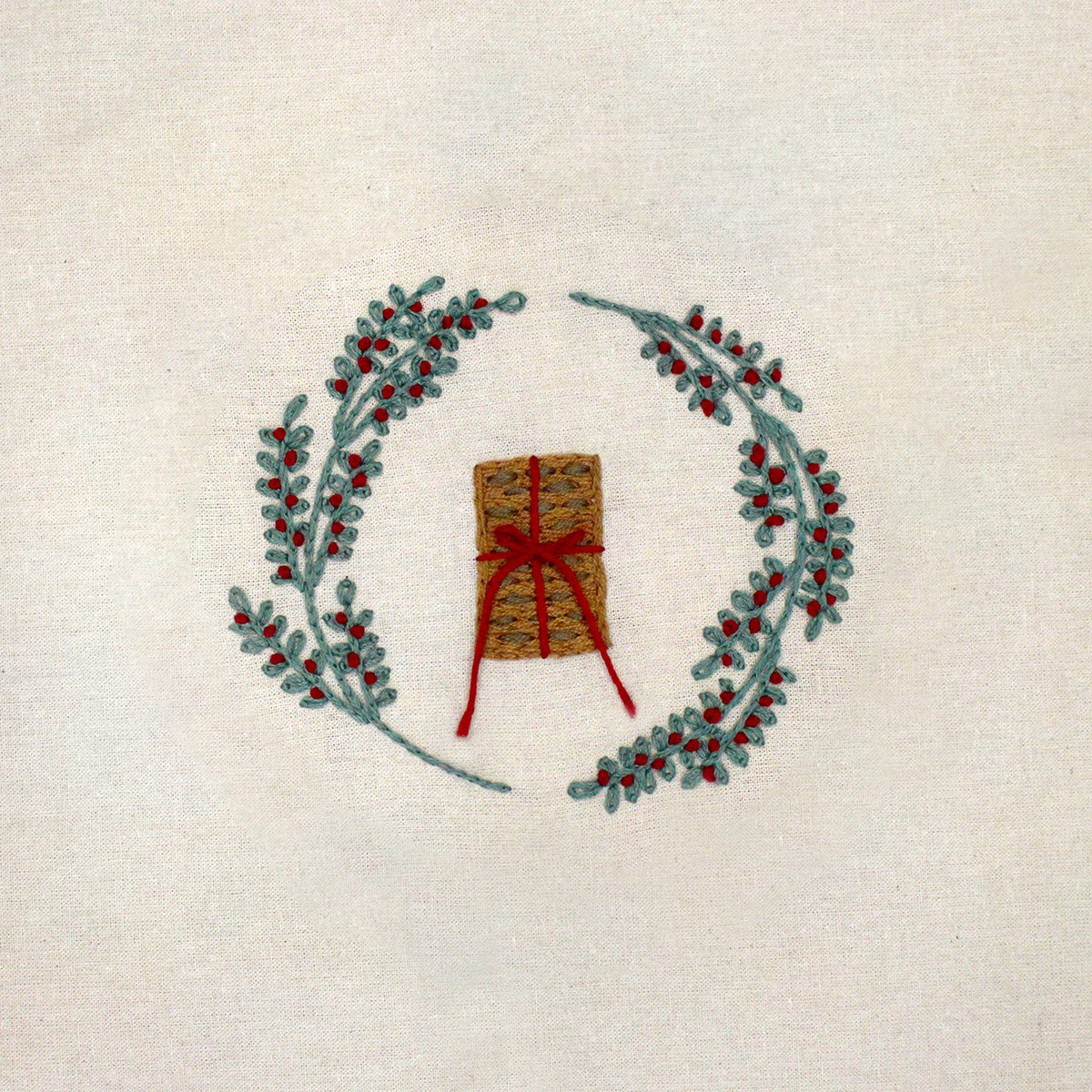 TGFBExhibition's tweet photo. TIS THE SEASON

HANNAH FAWCETT

Gregg’s holds a lot of memories of lunchtime treats. Giving a sense of nostalgia, embroidery is a reminder of times gone by and is a perfect technique to pay homage to the humble pasty.
#FestiveBake https://t.co/tXbZCglHGz