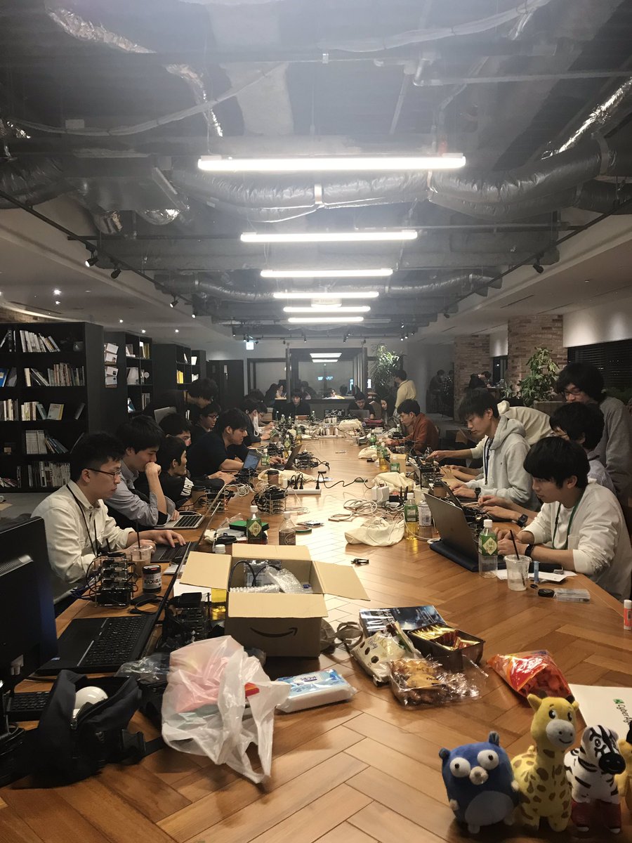 hiroko_tazume's tweet image. のぞいてきた。
みんな内定者なのか、、！すごいな、もくもく取り組んでるのもすごい。

手前のGopherくんかわいい
#cloudnative  #おうちkubernetes  #kubernetes