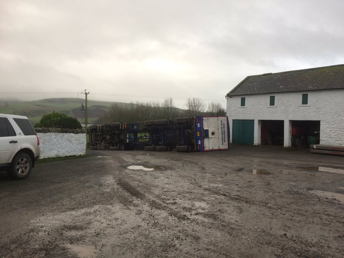 bobd538's tweet photo. Wondered what the loud thud was hope our dairy cake is gonna be alright. #cakelorryonitsside #disaster https://t.co/OqRfORhiFg