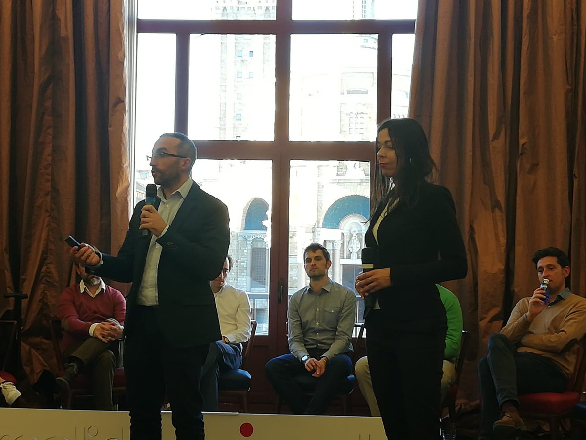 UPintelligence's tweet photo. Up Intelligence ayer en #ImpulsaSummit presentando su prototipo Sistema de Medición del dolor para la generación de mapas de dolor y estudios evolutivos https://t.co/0UEiHSWrEd