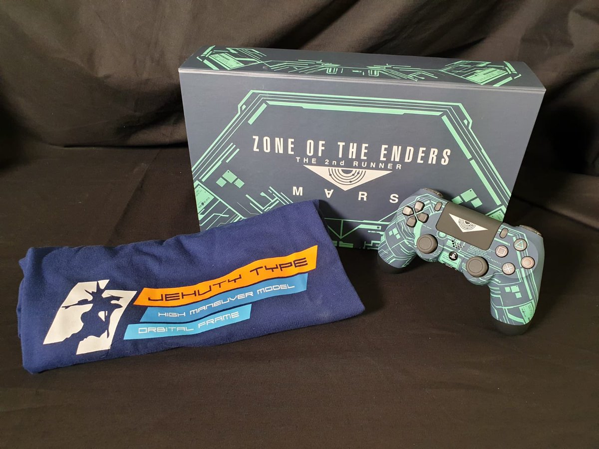 KONAMIFR's tweet photo. ✨🎄🎁 CONCOURS 5 🎁🎄✨

Avant dernier lot à gagner cette semaine #1jour1Concours 🎉 

Aujourd'hui on vous propose un magnifique Pack #ZoneOfTheEnders avec une manette PS4 et un t-shirt !!  

Participe vite avec RT &amp; Follow @KONAMIFR et merci #SantaKonami biensûr 🤗🎅🏻 https://t.co/jceTCmOp6A