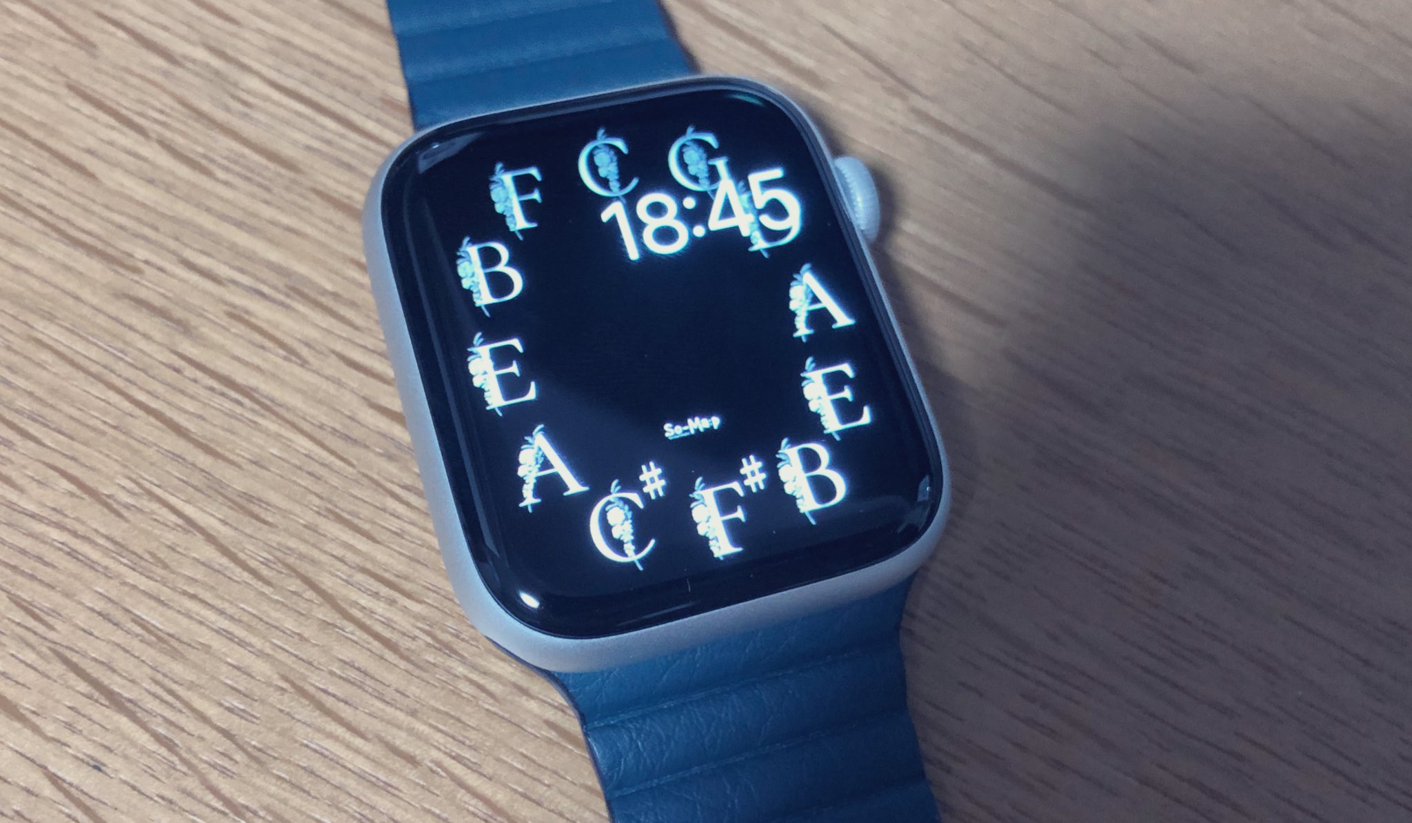 𝐒𝐎𝐙𝐄𝐍 𝐎𝐓𝐒𝐔𝐁𝐎 五度圏時計作ろうと壁紙作ったらデジタル表示しか無くて死亡 Applewatch 文字盤 五度圏 T Co Twslt2jbnw Twitter