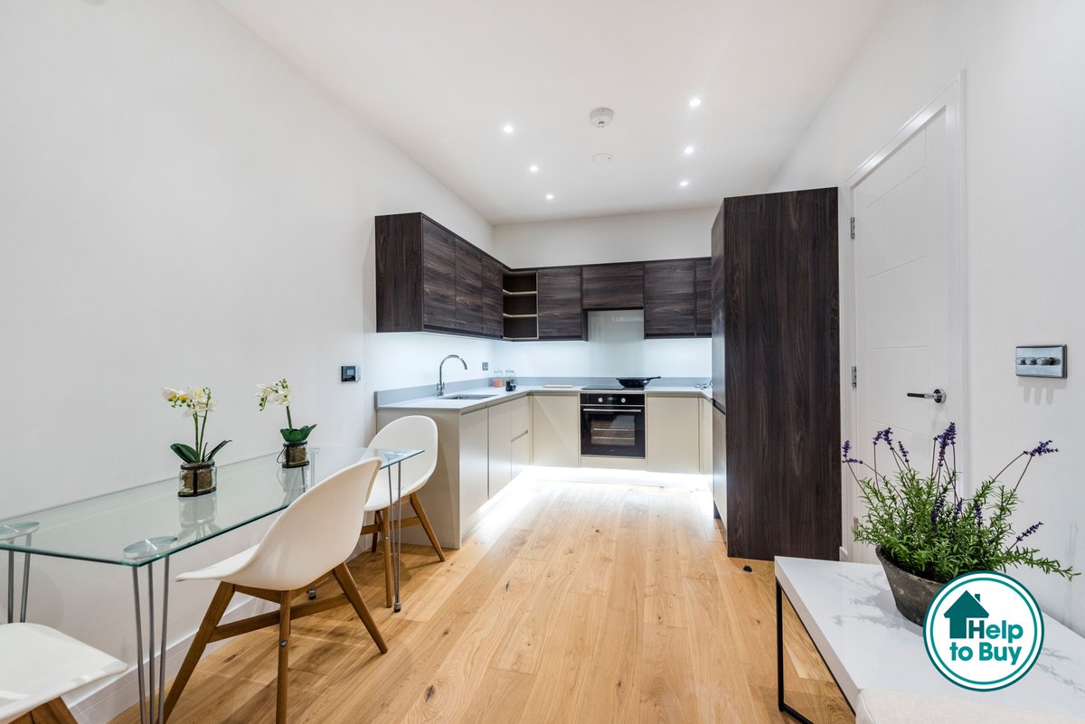 Starting to think about #movinghouse in 2019? We're taking viewings for our show flats at #Circa #Bracknell. Available on Help to buy and starting from £190k: buff.ly/2rTMylh