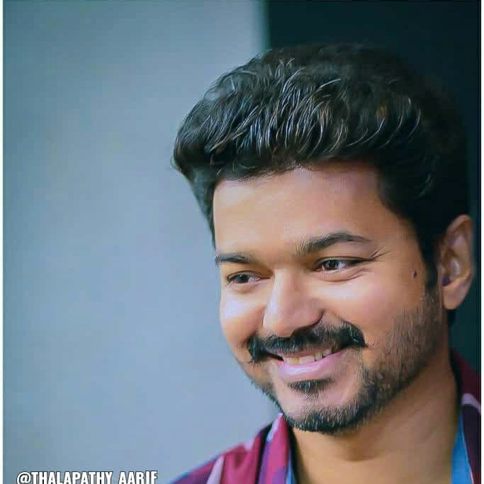 TSelvanv's tweet photo. முறைதான் ஒரு முறை தான் 
உங்களை பார்த்தால் அது வரம் தான்...
அழகு சிரிப்பு தலைவா....🙏🙏🙏 https://t.co/TqxEGjldvM
