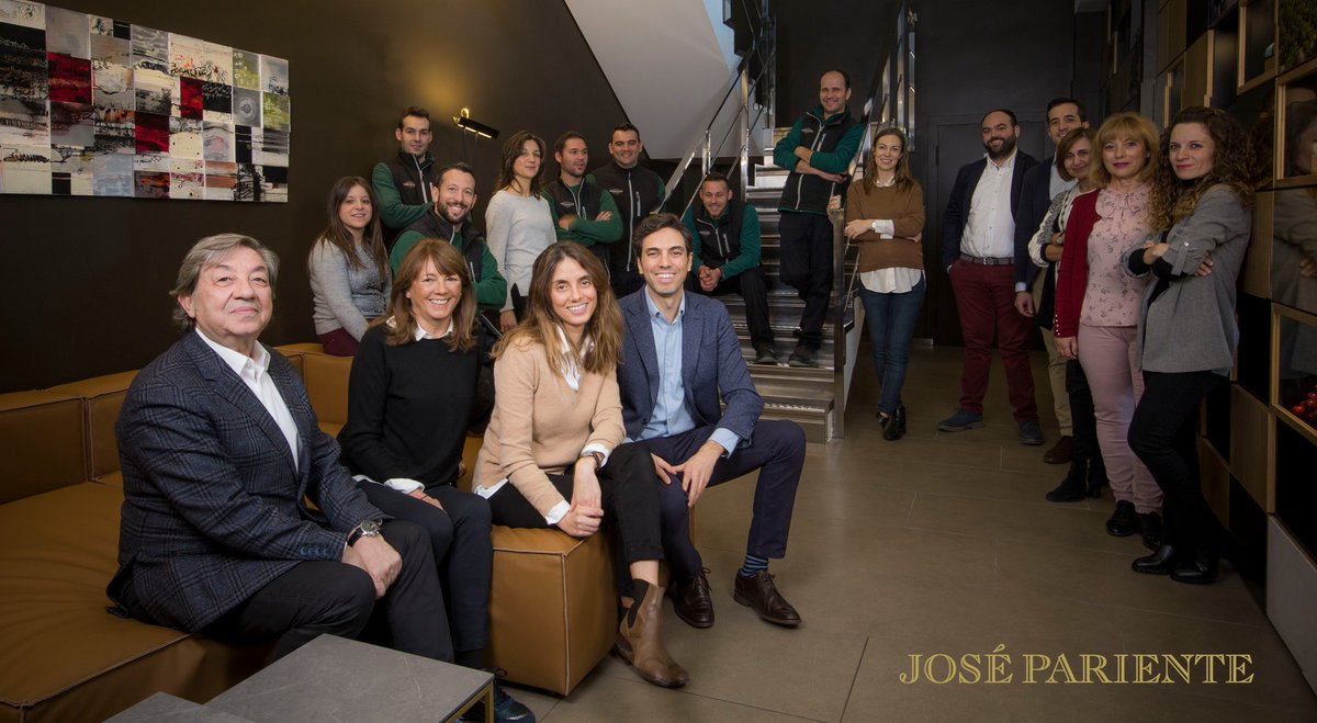 Las mejores cosas de la vida no vienen solas.. Gracias por compartir nuestra pasión año tras año. Todo el equipo de #JoséPariente, os desea Feliz Navidad y Próspero Año Nuevo! 
From all of us at José Pariente winery, we wish you a Merry Christmas and Happy New Year!
