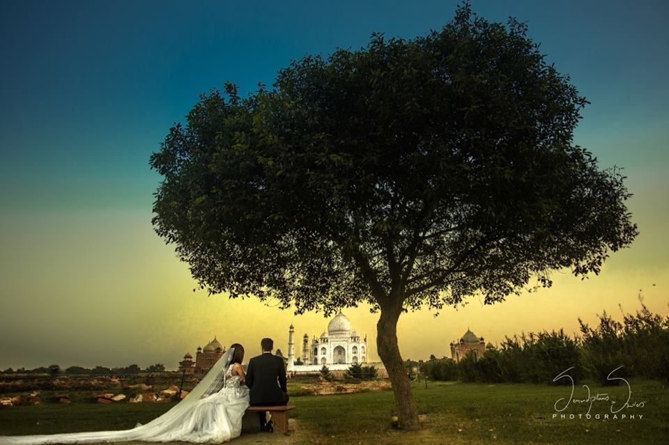 destinationshot's tweet photo. A #Portuguese couple pick #Agra, #UttarPradesh to spice up their #Romance. Meet these @instagram celebrity to explore the busiest wonder of the world - The @TajMahal through #photographers eye.
For more: https://t.co/B7rhm7zsLs | #DestinationPhotographers #DestinationWedding https://t.co/wdZ0DzUszb
