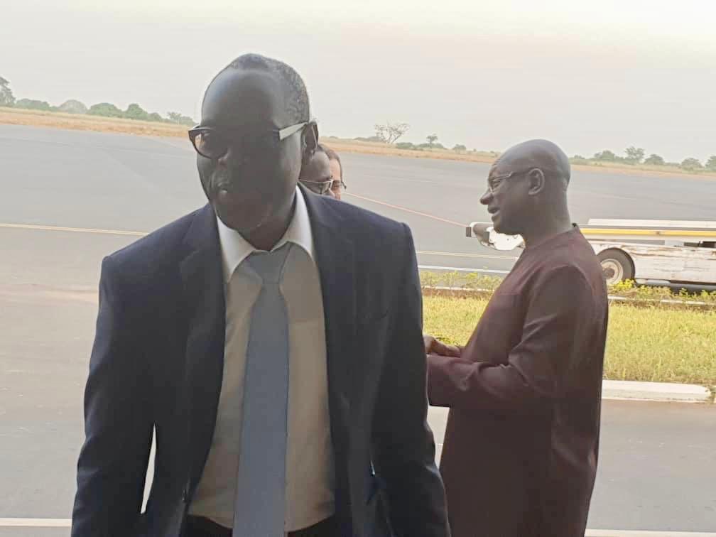 seydi_sarr's tweet photo. Visite à #Bissau ce Vendredi 21 décembre de M. Alioune Ndiaye DG de OMEA, du DG et du DGA du Groupe Sonatel Sekou Dramé et Fabrice André. Bem Vindo. @AliouneNdiaye_ @sdrame @fabriceandre @GroupeSonatel https://t.co/byKYgOLLPh