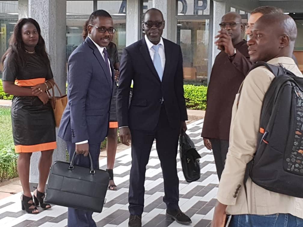 seydi_sarr's tweet photo. Visite à #Bissau ce Vendredi 21 décembre de M. Alioune Ndiaye DG de OMEA, du DG et du DGA du Groupe Sonatel Sekou Dramé et Fabrice André. Bem Vindo. @AliouneNdiaye_ @sdrame @fabriceandre @GroupeSonatel https://t.co/byKYgOLLPh