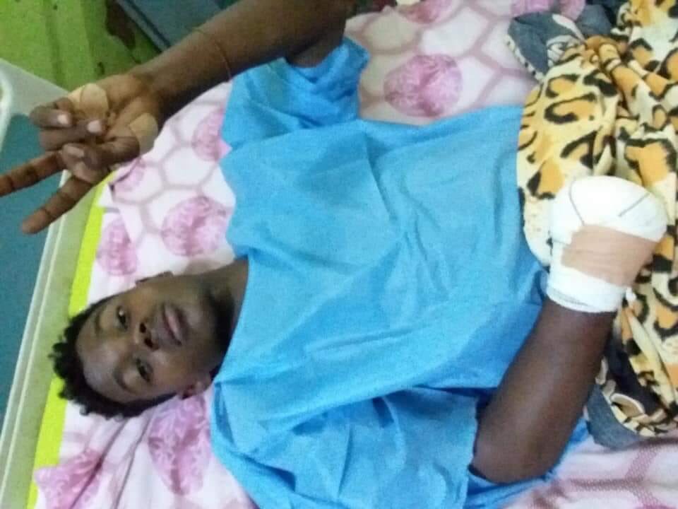 mustaf1000's tweet photo. اخ من الصورة قوية فيها صمود 
التحية ليك يا بطل 
#مدن_السودان_تنتفض https://t.co/5VoJFBLyTj