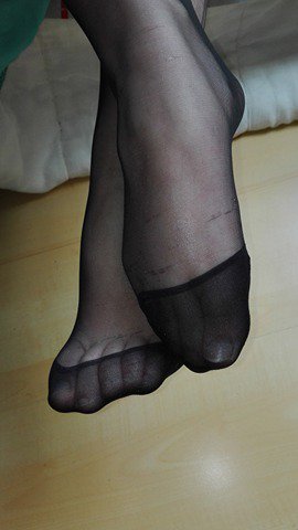 ECulotte's tweet photo. Une pensée pour les #footfetish je vous embrasse, j'aime exhiber mes pieds en photos ou vidéos pour vous !!! Alors foncez, faites moi par de toutes vos commandes ! Bisoux coquins 😘😘😘👠#fetish #feet #hot #hogirl #hotwife #exhibitions #sexy #sexe #dangling #nylon #rt #fav https://t.co/SUDOFsVi03