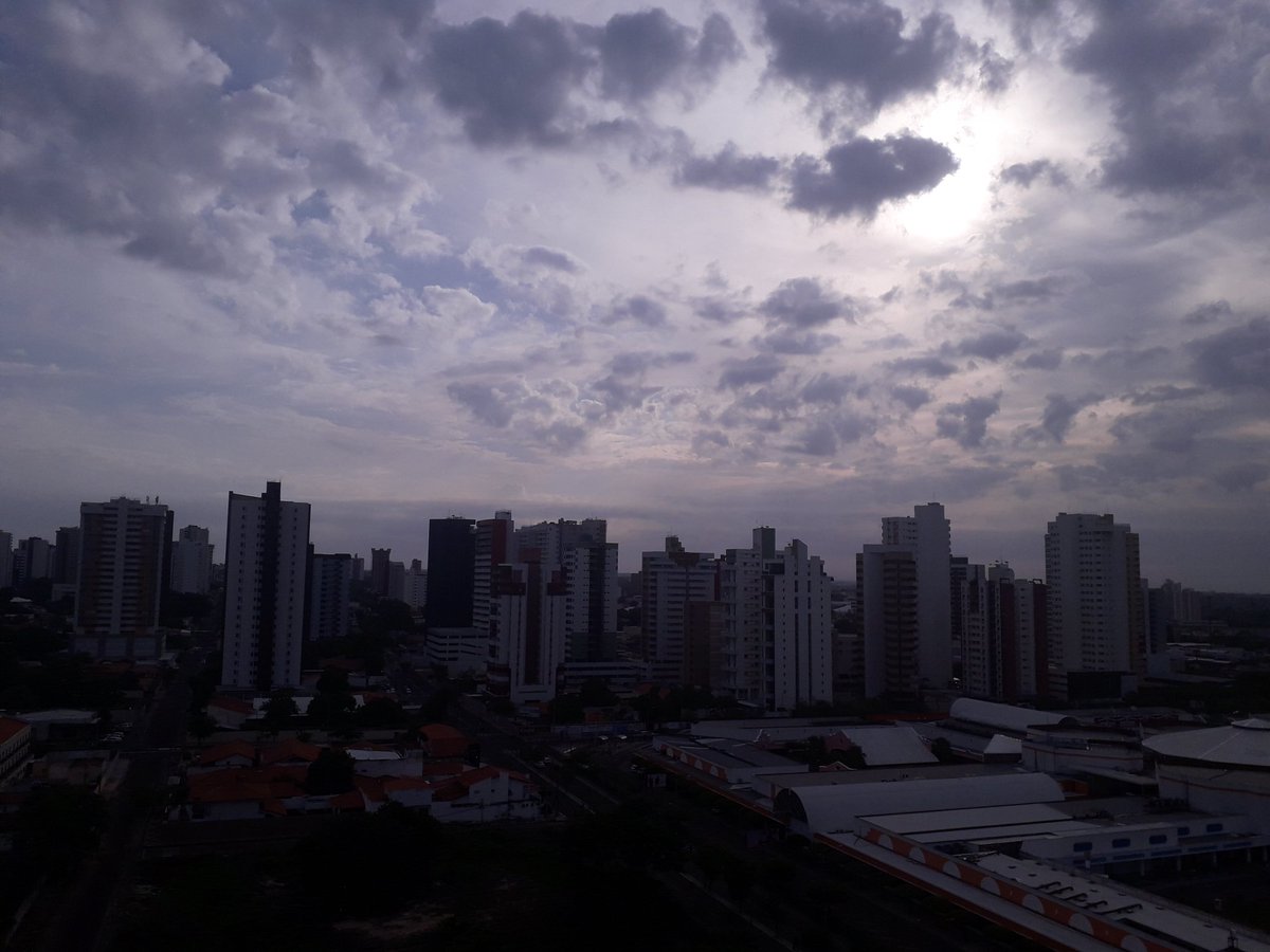 antoniodborges7's tweet photo. Bom Dia !
Olha como o SOL está tímido...
Hoje é dia heim...SEXTOU 
😊🥃🌤🔥🌫🍺🤣😂🤣😂🤣 https://t.co/9WaHkPm0R4