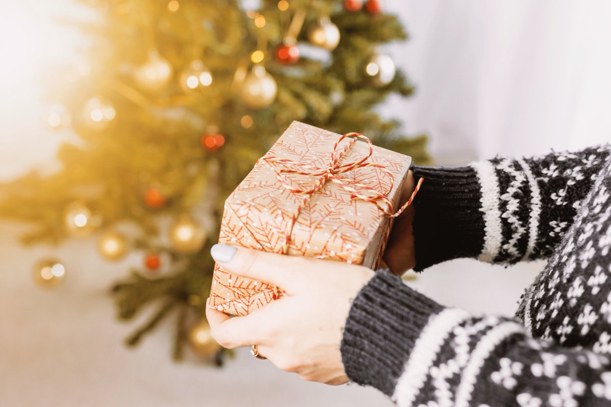 livehomestead's tweet photo. We hope you have your Christmas shopping done, but if you don't, we have your back. We have some great last minute gifts that are all from local shops here in Schertz. Shop local and have a holly jolly Christmas. https://t.co/nOinmYKR4T #homestead #livehomestead #schertztx https://t.co/xEdRblqvx7