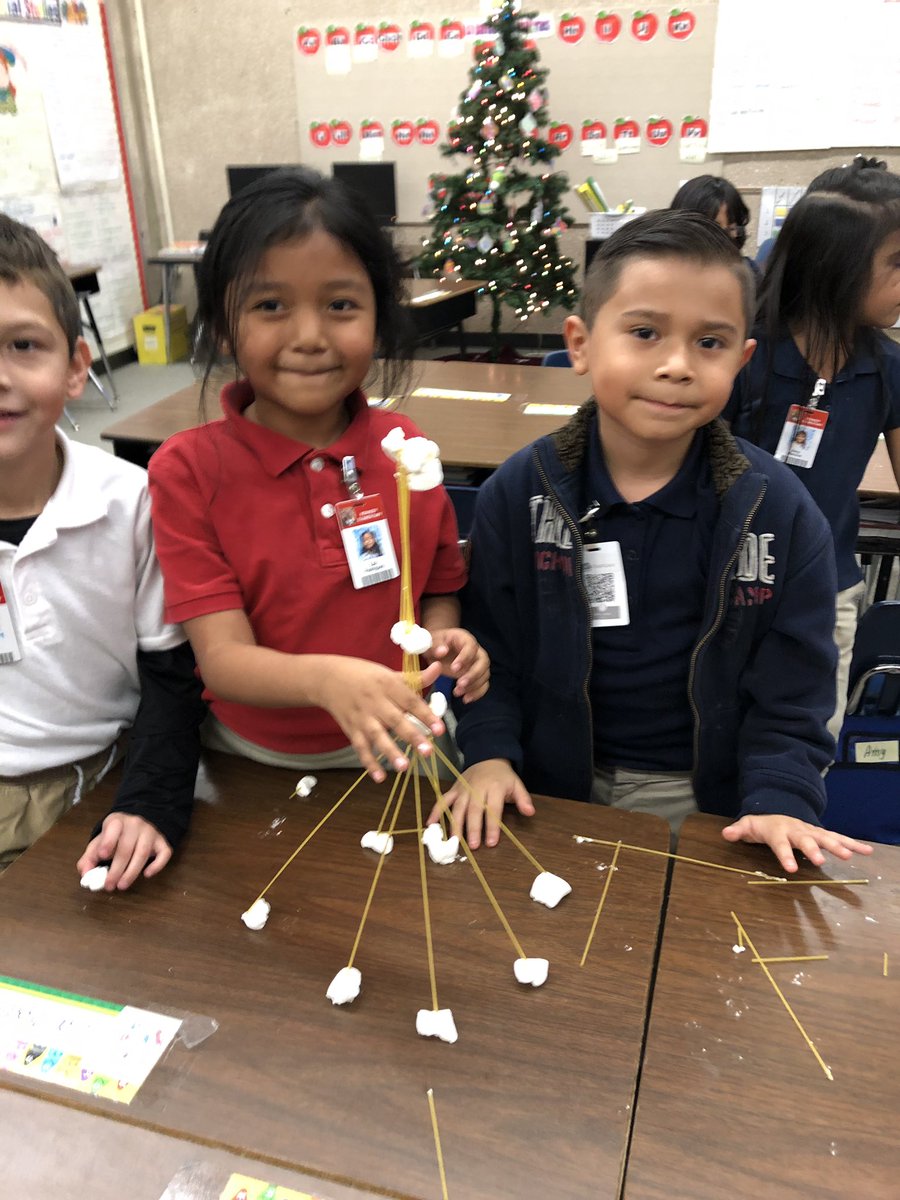 FirstRom's tweet photo. Building towers with spaghetti and marshmallows! https://t.co/peokSLH2rU