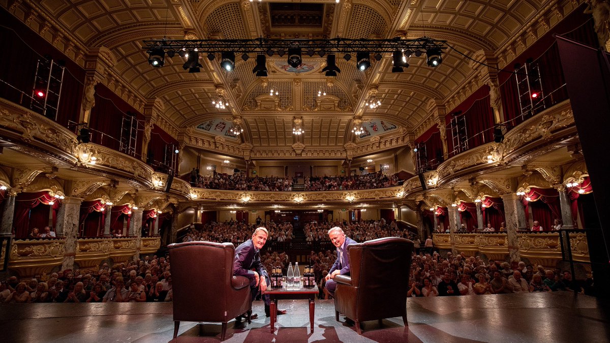 TheakstonsCrime's tweet photo. We're continuing with #FlashbackFever -we just have so many great memories from 2018. How about the amazing moment @RoyalHallEvents filled from top to bottom with eager fans ready to listen to the brilliant @JohnGrisham interviewed by Festival Fave @LeeChildReacher Who was there? https://t.co/xPxRWh2j25