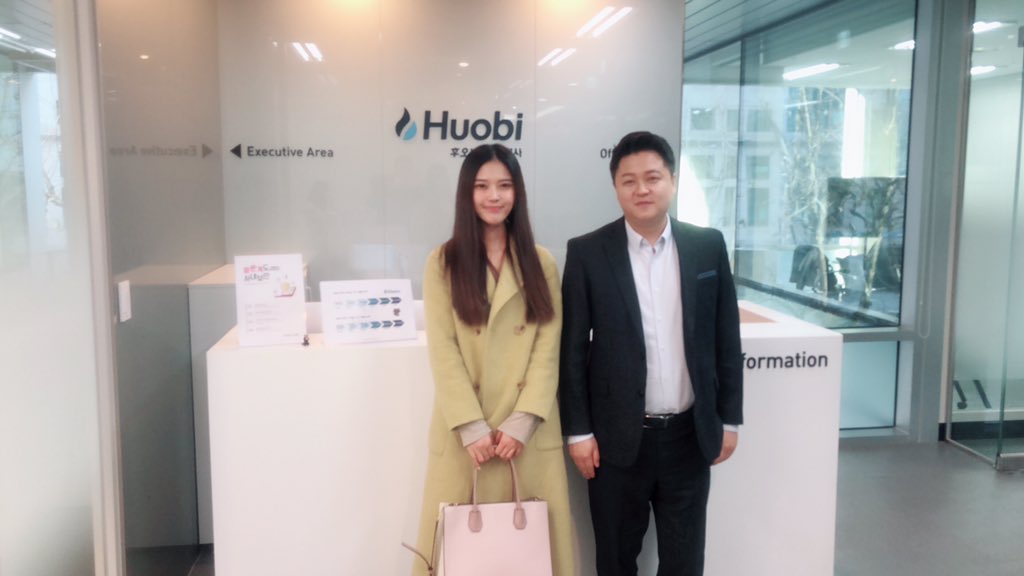 499_Block's tweet photo. 499Block Co-founder Sissy with Huobi Korea CEO https://t.co/wqimOL8knY