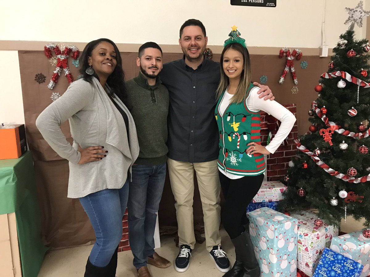 ortizteach's tweet image. Happy Holidays from the Pugh Admin Team! @jasonldavila @MsCMontoya @AliciaLGray #WeArePugh #PushItToTheNextLevel  #ThePughWay