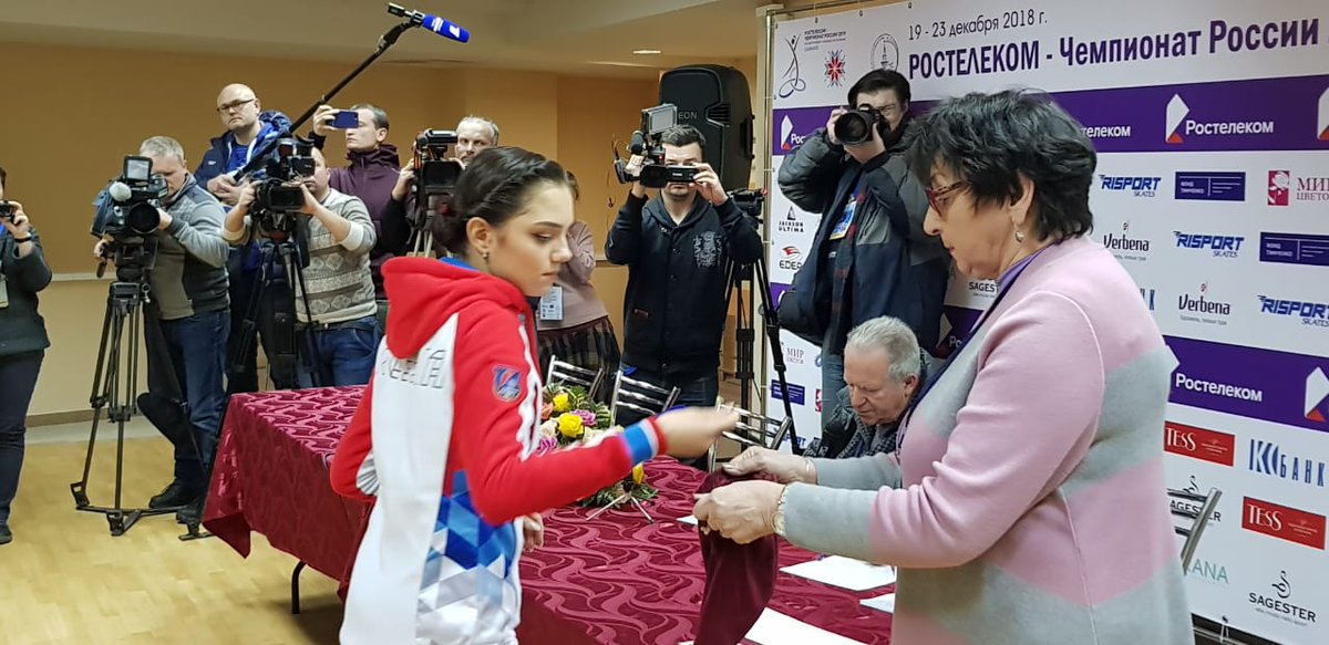 Ростелеком - Чемпионат России 2019 - Страница 24 Du85GEAX0AEPT-u