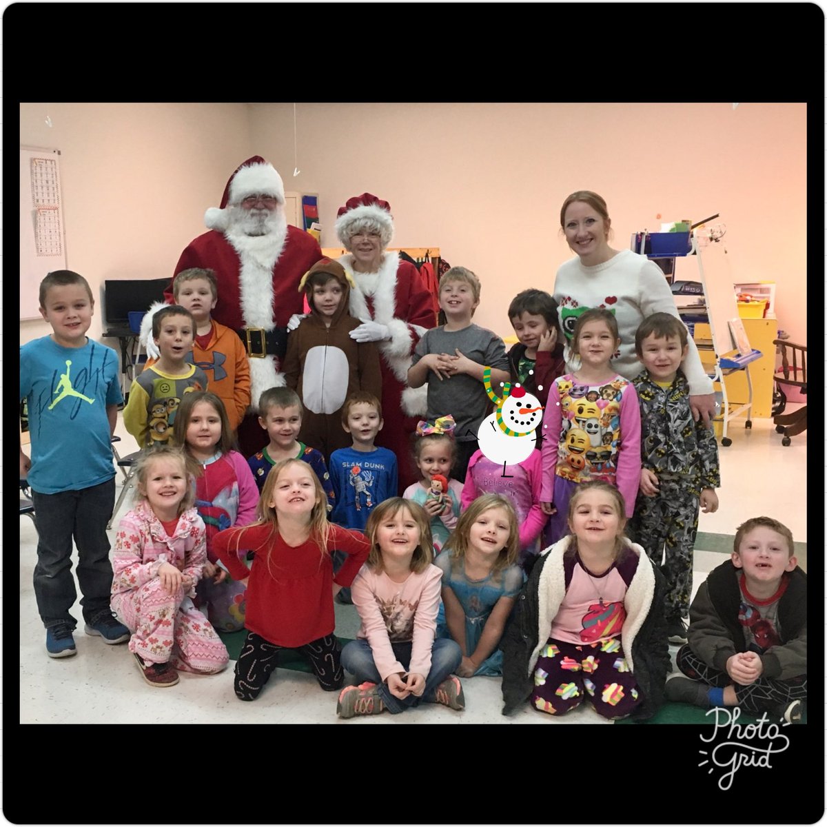 We enjoyed our visit from Santa and Mrs. Claus! #kingstonk14pride #inspirepride