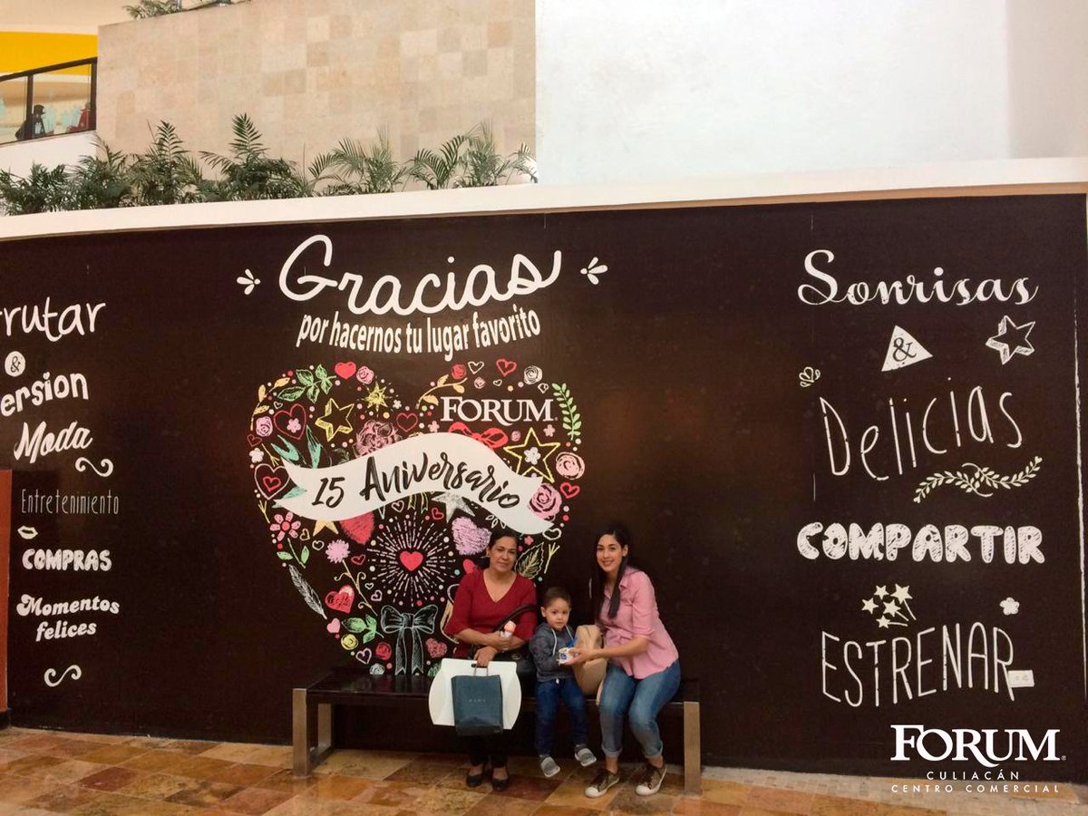 ForumCuliacan's tweet photo. Estas vacaciones ven a pasar un día en familia en #ForumCLN y tómate la foto en el muro conmemorativo por nuestro 15 aniversario ❤ https://t.co/EPkxTsxyh8