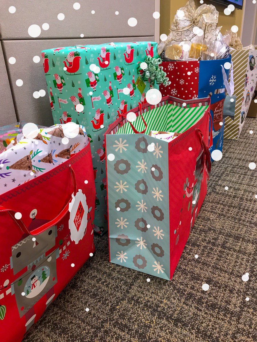 BuchBuilds's tweet photo. 'Tis the season...
Thank you everyone for your generosity! We wish you all a very happy and safe holiday season! #GenerationHope #USOElf #HappyHolidays https://t.co/p3d6ZxGz0L