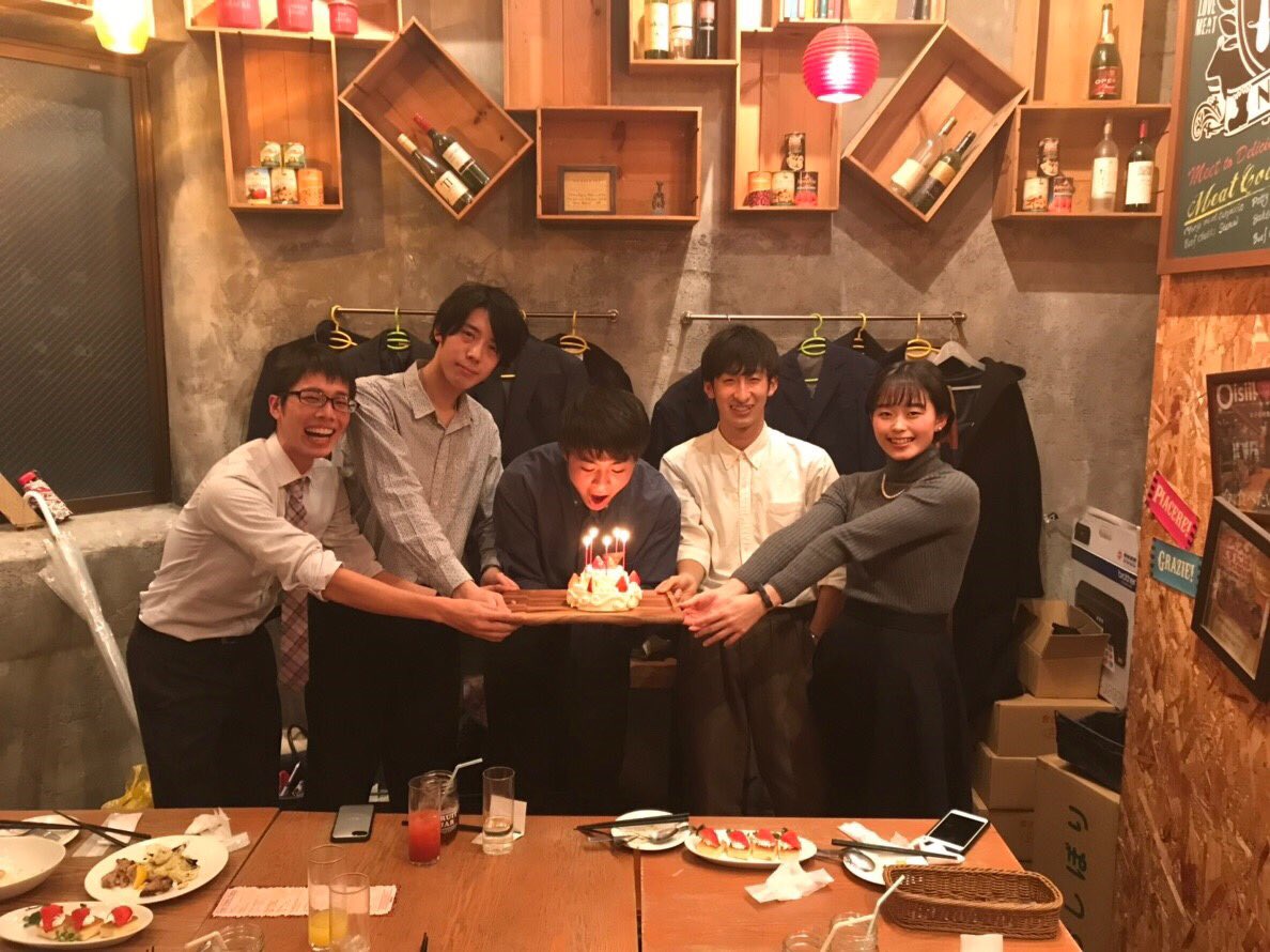 12/21 クリスマス会をしました🎉
毎年恒例・年内最後のイベントは回生関係なくみんなで楽しみました🌟👏
3回生の皆さん、本当にお疲れ様でした🍀
それでは、来年も楽しんでいきましょう〜！！！