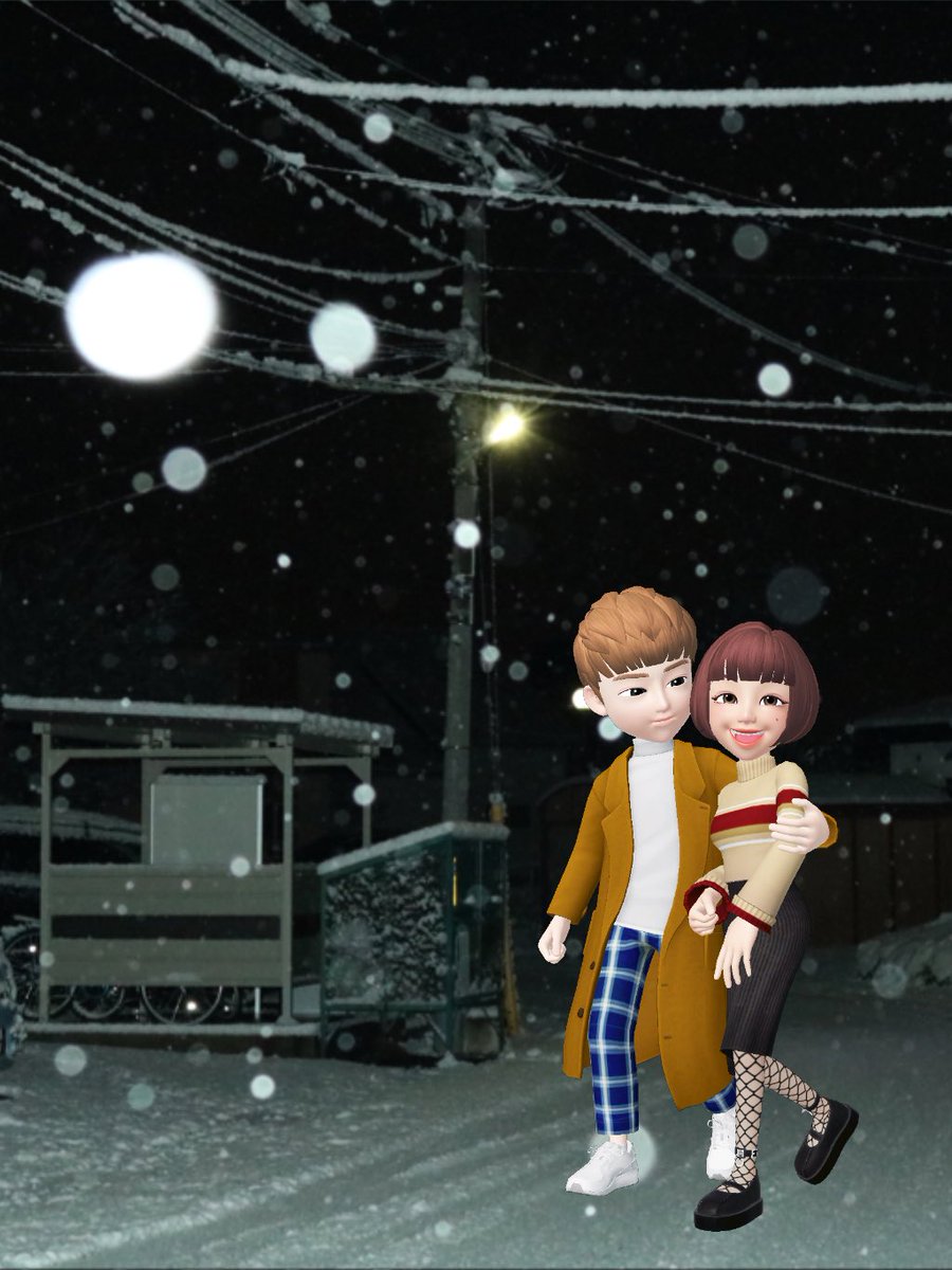 Sky_mumin's tweet photo. パパラッチに追われ逃げていたが、開き直って笑顔で撮られる風な私とkensukeさん🤭笑

@Kensuke_1 https://t.co/N25VB03Vif