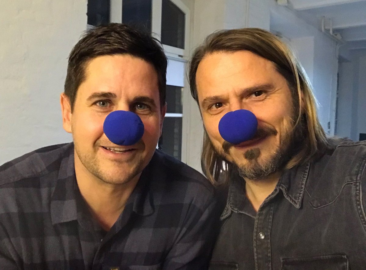 Hihi. 🔵🔵 Die zwei Blaubären von Wolf/Osmankovic sagen Danke für 2018 und wünschen frohe Weihnachten. 🎄

Vielen Dank auch an TAU Berlin für die Weihnachtskarte inkl. Kostümequipment.

#advertisingwithamore