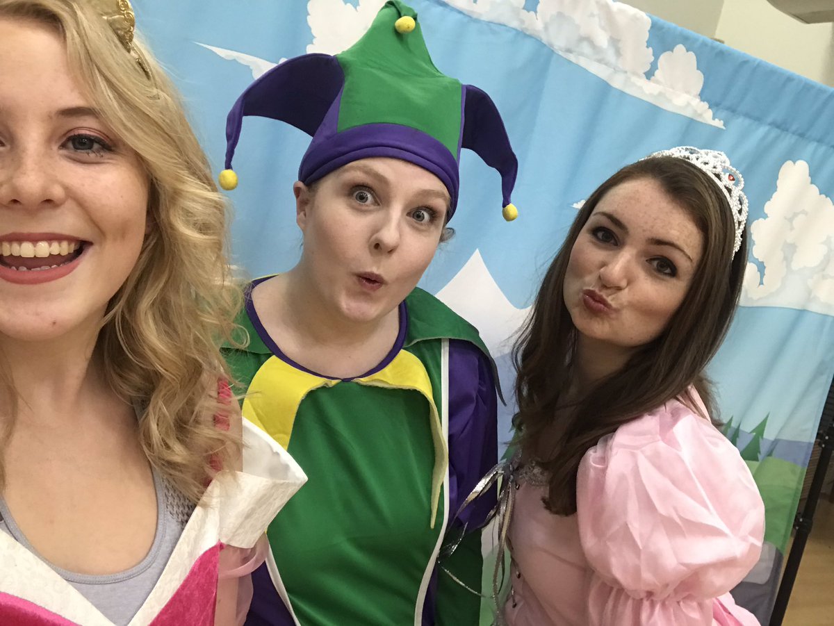 the end of sleeping beauty touring Panto! Ngl, who would know touring a Panto would be so hard yet so fun?! Mixed emotions all round. Merry Xmas one and all 🙌🏼🙌🏼