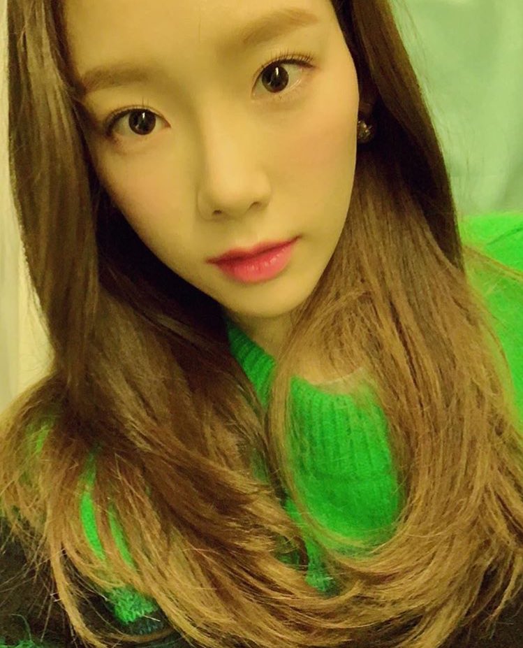 PARTYT9ME's tweet photo. [#TYIG] 왜케노래노른자같이노란필터노노노필터 https://t.co/TiEYjxlsa9