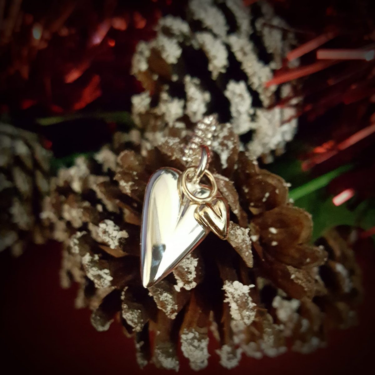 Front Jewellery tweet media