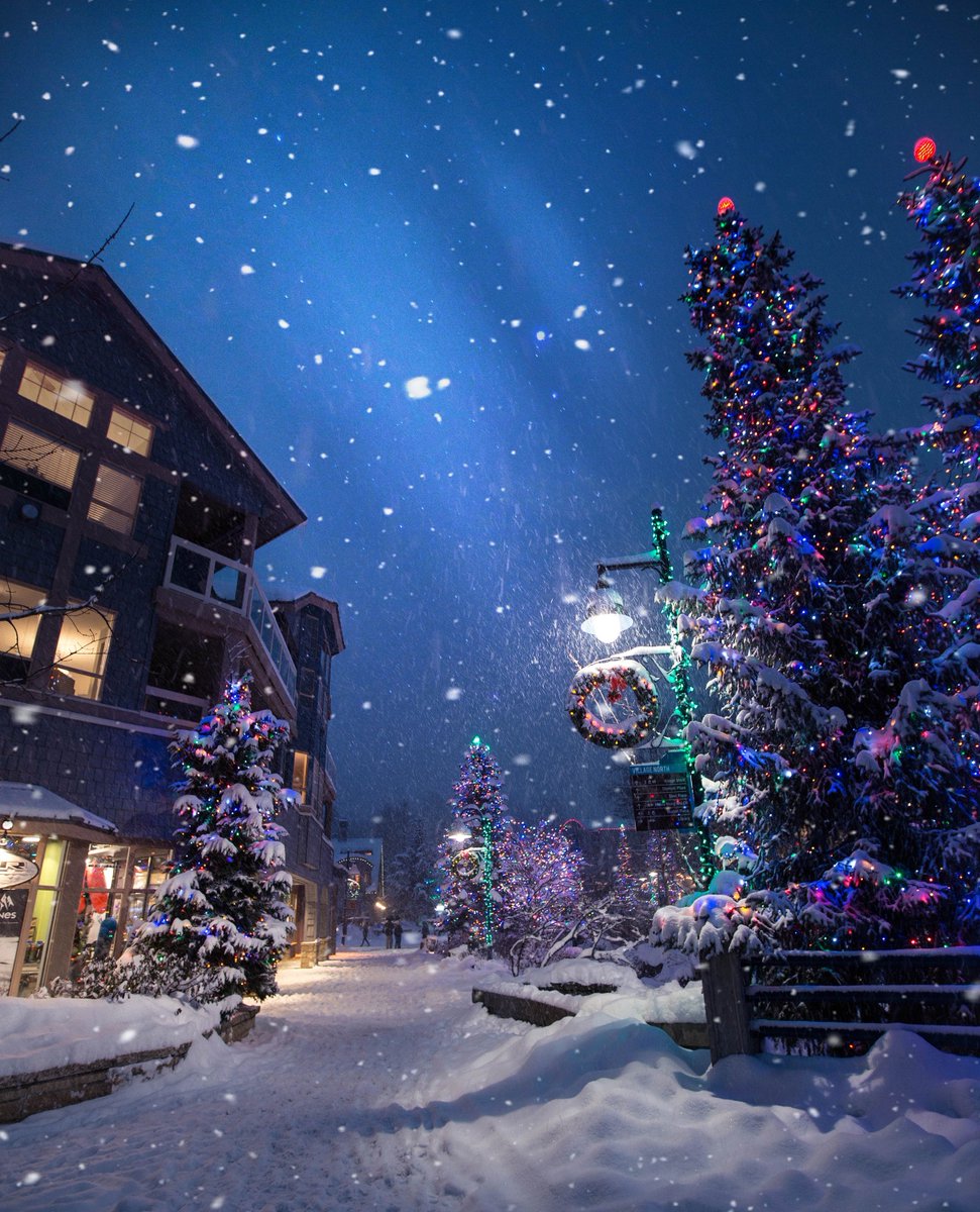 ideematic's tweet photo. Pour apporter un peu de réconfort à #Strasbourg, ma ville, à qui j'offre « The Christmas night » et vous souhaiter de belles fêtes, voici ma composition pour choeur vocal et orchestre à écouter sur Soundcloud : https://t.co/LHFtikgvxd https://t.co/xsK5OiPCUm