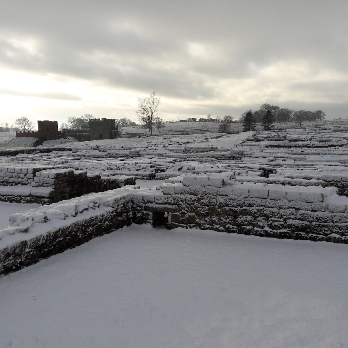 ancient_britain's tweet image. Happy Winer Solstice!  Today marks the shortest day of the year and the first day of winter.  We love the seasonal change in Northumberland so we have posted a photo of @VindolandaTrust coverd in snow last winter. #winter #solstice #ancientbritain #Northumberland