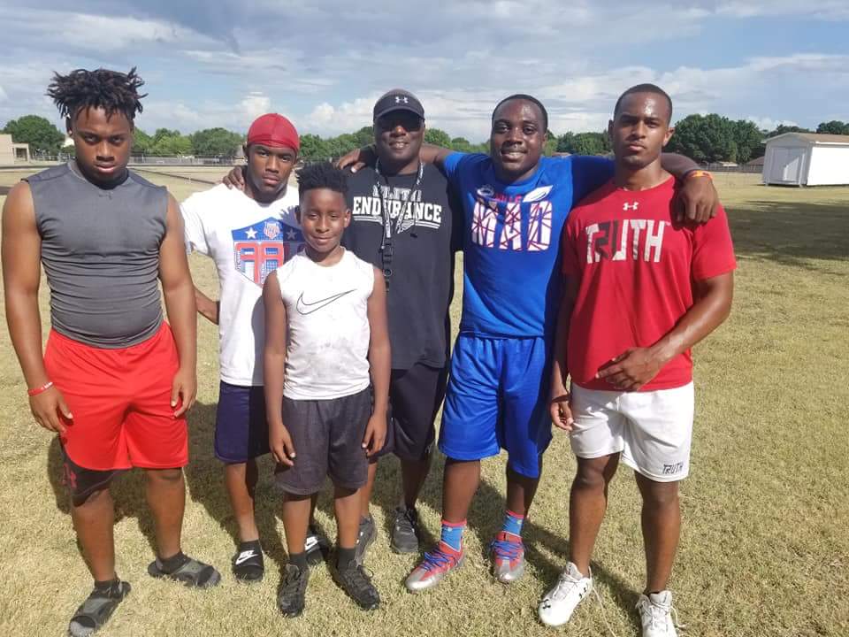 CoachRayElder's tweet image. Rb's @trystensmith2 #9 &amp;amp; @golfwayne13 #27 on far left, think about all of the hard work yall put in this summer at our RB training after putting in work up at @Duncanville_Fb, in that Texas 106 degree weather! Hard work always pays off! Proud of you guys! #WinState