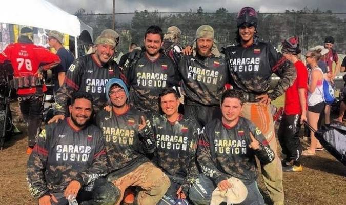 INDeporteVE's tweet image. Jordan Yépez, Rafael Dolande, Javier Fonseca, Gustavo Amarista, Sebastian Siero, Cesar Pineda, Juan Carlos Dolande y André Mastrogiacomofueron los encargados de levantar la bandera de Venezuela al conseguir el campeonato delMundial de Paint Ball en Kissimme, Florida. #GrandeVzla
