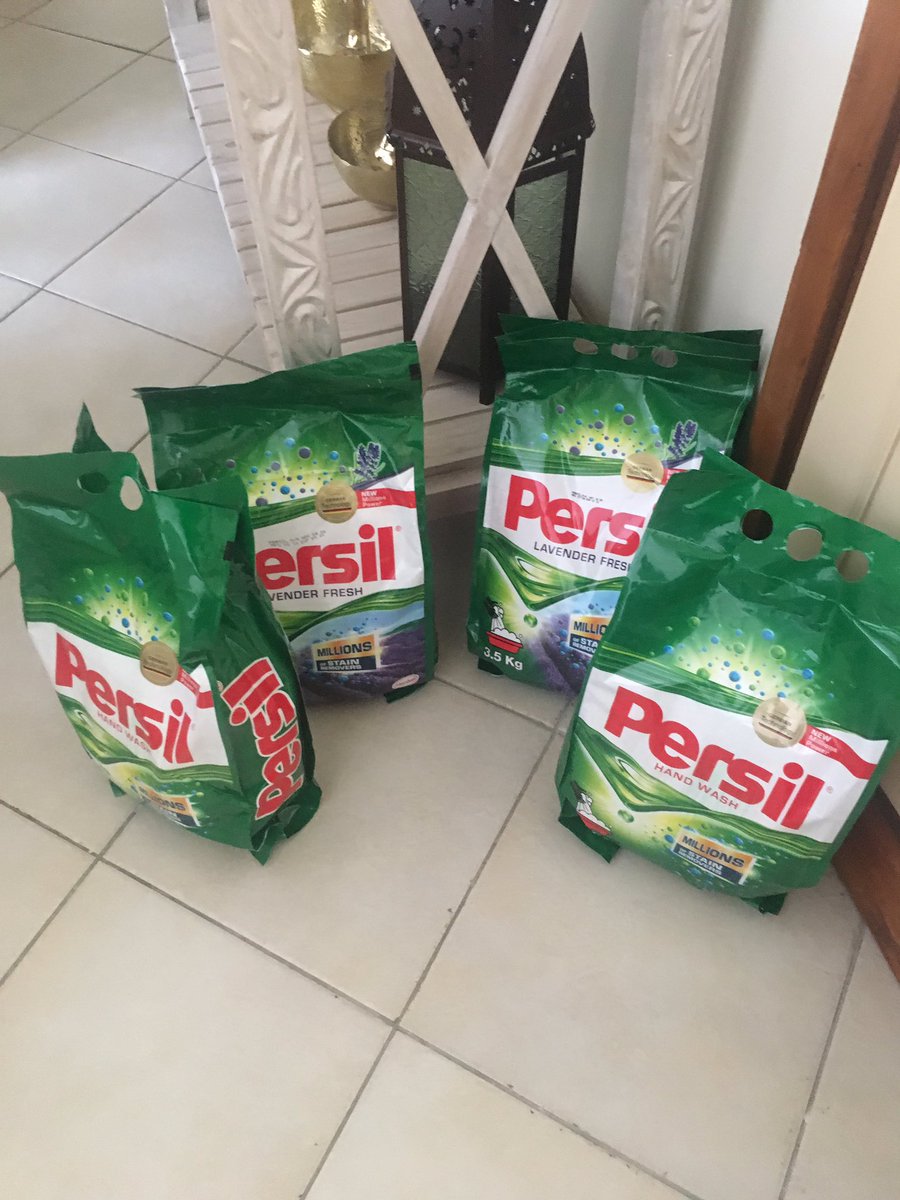 awowoderia's tweet photo. LMAO at one year supply of Persil, please explain how? Yaani after mad campaign, I should have never wasted my money, time and your time/bundle for the guys who voted for me and retweeted. #SafikaKabisaaa #LiveStainFree https://t.co/F8GyfrfB5Y