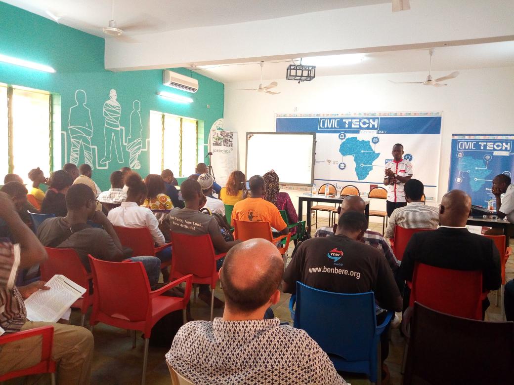 Honorable_Nath's tweet photo. Le #Civitech #Bamako fût 1 agréable moment d'échanges, de découverte & de partage autour du #Digital, #Transparence, #OpenData #OSM & l'#Economie_Collaborative avec @ImpactHubBKO @AccountLab @mytuwindi @AFD_France @OSM_Mali @BenbereM @cafdo_officiel.
Merci @JklBamako @CFImedias ! https://t.co/VVtvrFhHHR