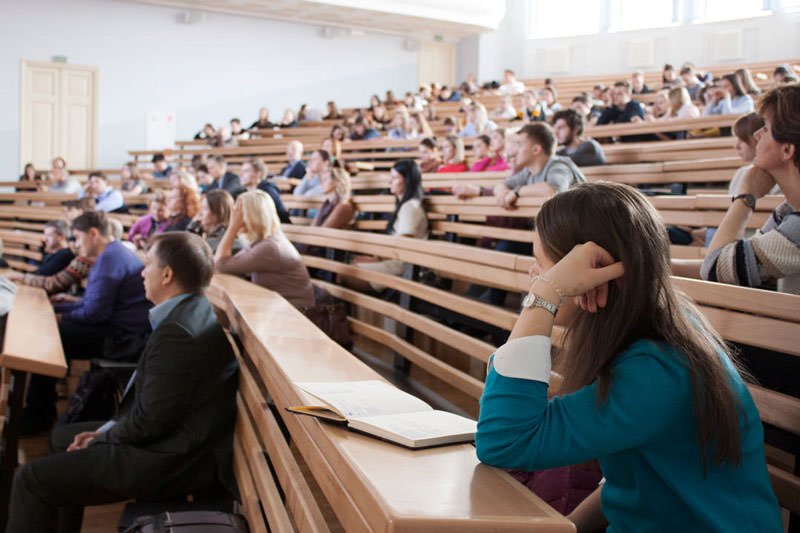 BeasiswaIndo's tweet photo. Do you want to study Business Management in Belgium? With the Karel de Grote University College, you will learn how to apply theory through practical exercises, cases and team assignments. Learn more on Sqore. https://t.co/rAVEMOZnQ9 https://t.co/8pEy0G4yzV