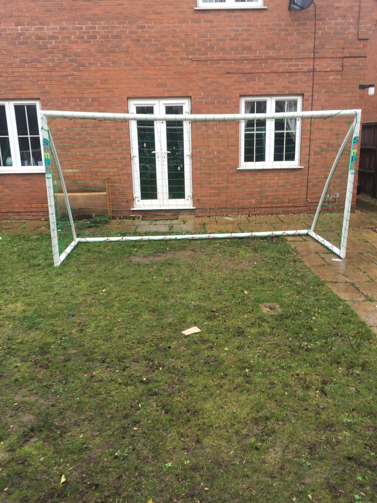 atwigg84's tweet photo. Goal assembled for my eldest birthday tomorrow. Think I could be Lloris at some point tomorrow 😉👍👍😂 #theboysayido #coys #THFC ⚽️⚽️⚽️⚽️⚽️⚽️⚽️⚽️⚽️ #wehatearsenal https://t.co/r8yjAizKFp
