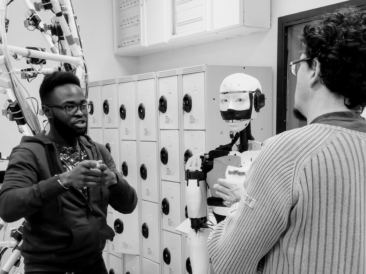 inmoovbrest's tweet image. Autour des yeux d&apos; #Inmoov... Claude Ba Bineni en stage @UBO_OpenFactory est étudiant en licence de Sciences pour l&apos;ingénieur @UBO_UnivBrest . Il nous apporte un coup de main et son regard sur le projet 😊 cc @atbrest