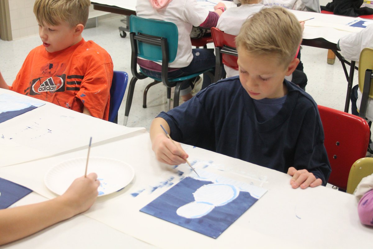 techytamara's tweet image. 4th Graders are using their artistic skills today! @InmanSchools @keri_maurer @bentleyr #MaximizingResources