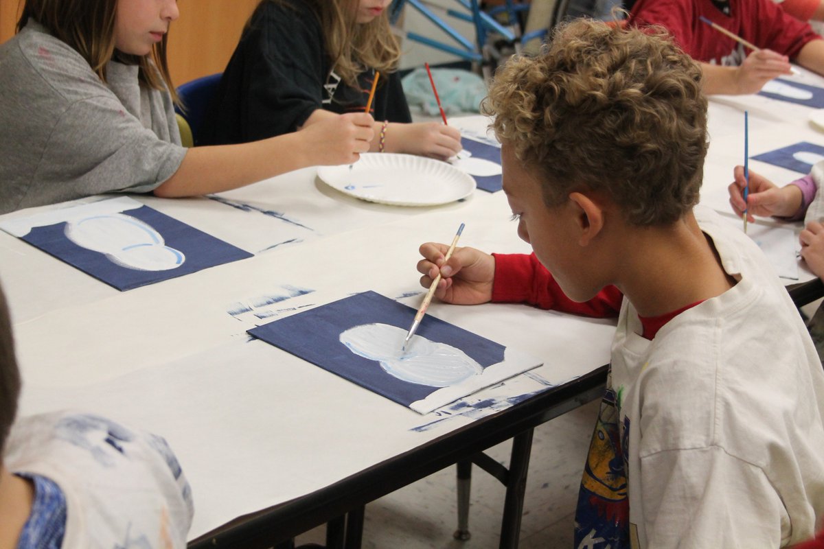 techytamara's tweet image. 4th Graders are using their artistic skills today! @InmanSchools @keri_maurer @bentleyr #MaximizingResources