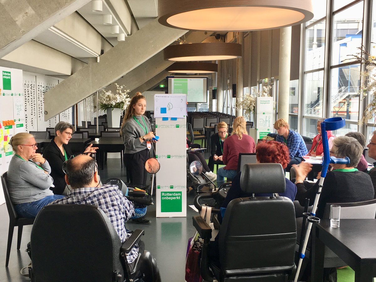 DFHumanity's tweet image. Hoe maak je van Rotterdam een toegankelijke stad voor mensen met én zonder beperking? Jonge ontwerpers, beleidsmakers, experts en ervaringsdeskundigen gingen een dag lang met die vraag aan de slag. Bekijk de video voor het resultaat. vimeo.com/307668091 #rotterdamonbeperkt